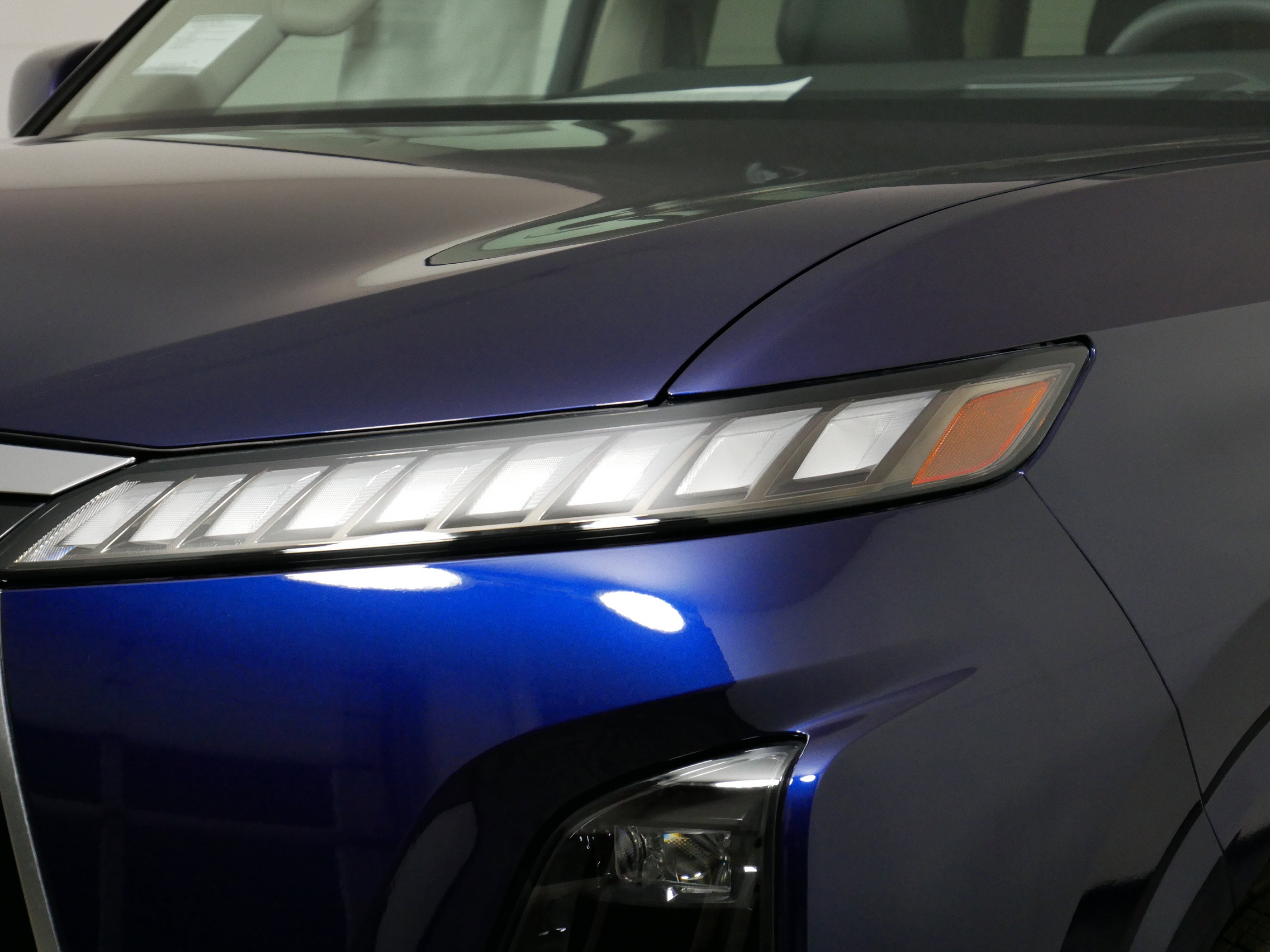 2025 INFINITI QX80 LUXE