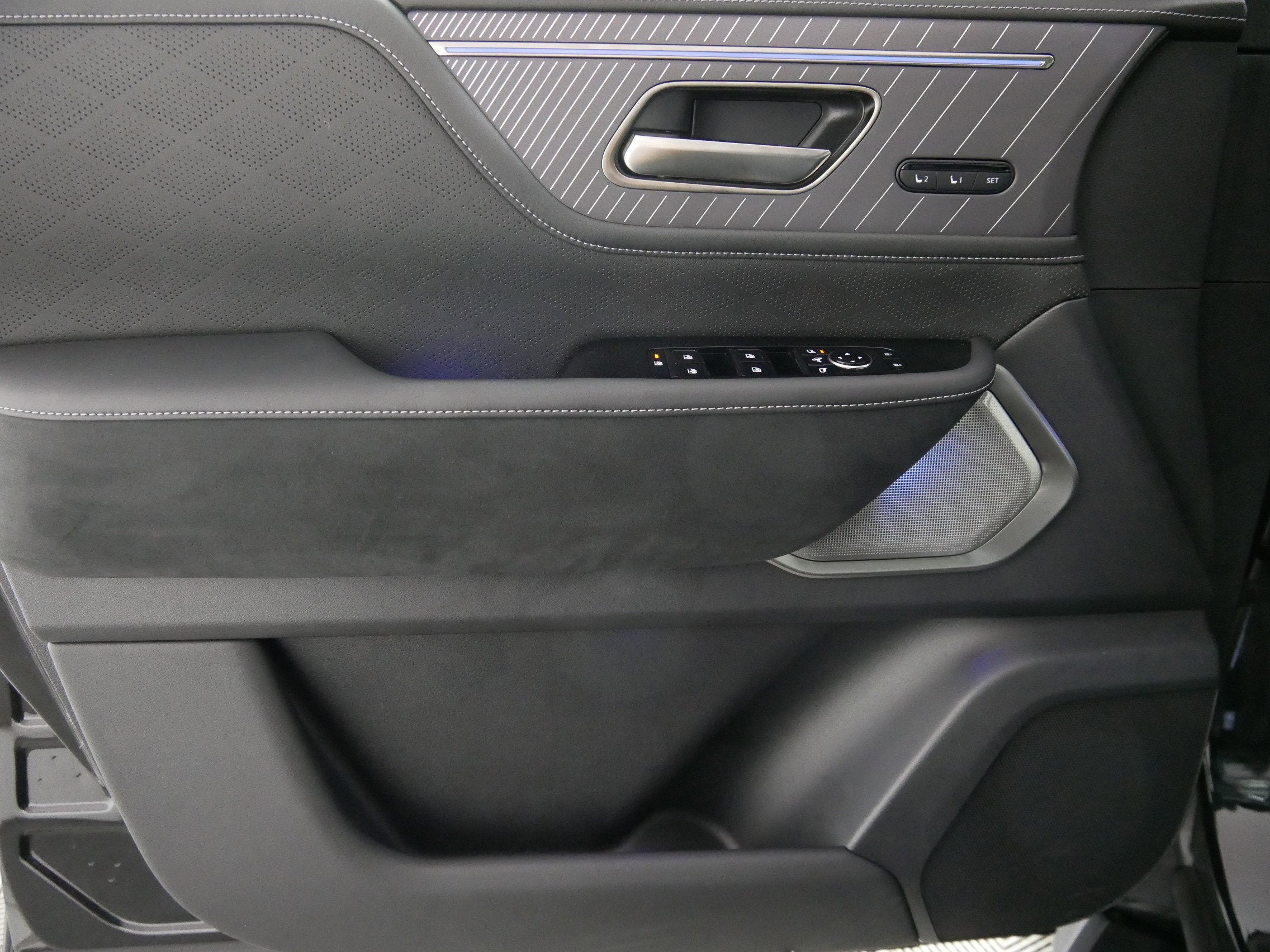 2025 INFINITI QX80 AUTOGRAPH