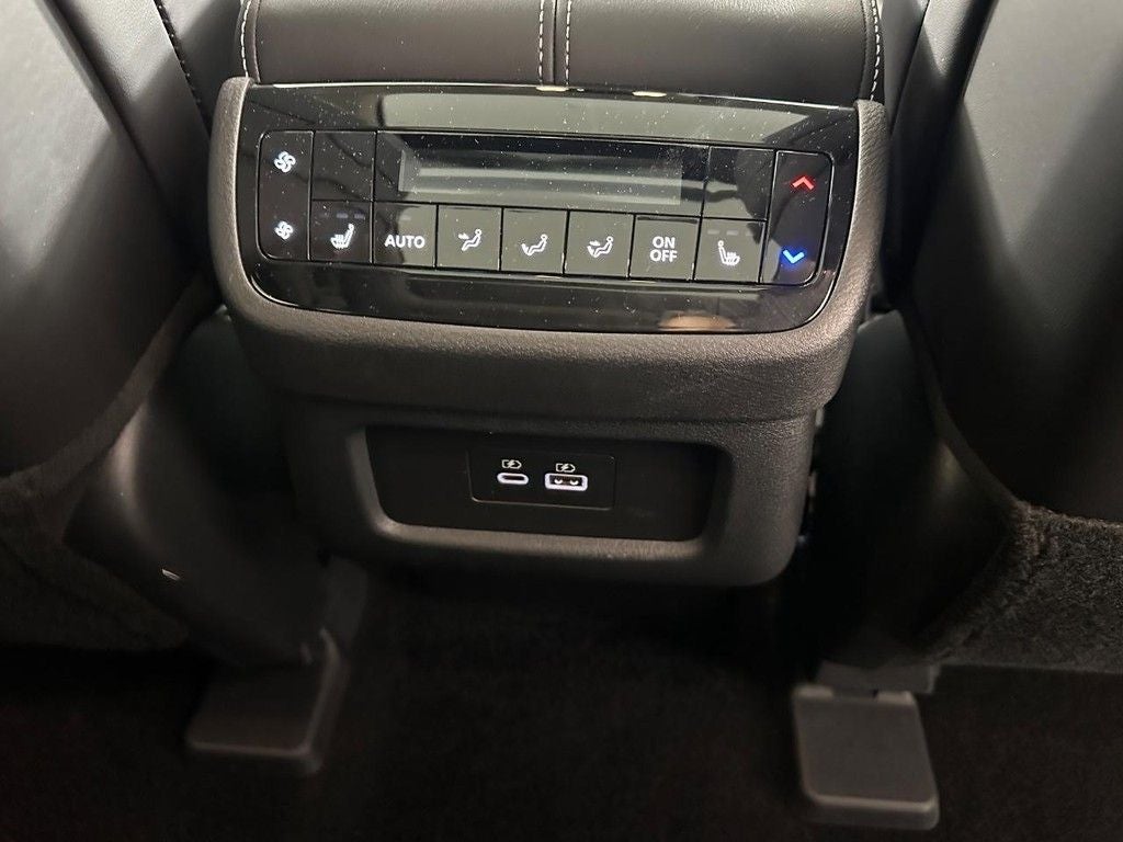 2025 INFINITI QX60 LUXE