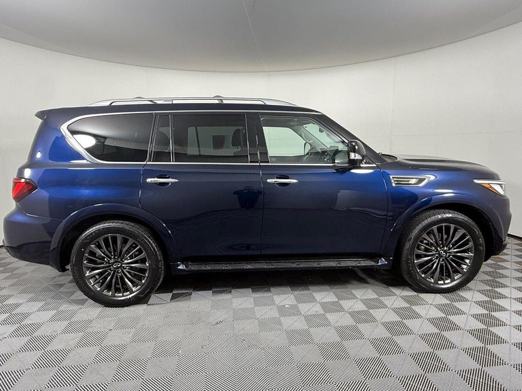 2023 INFINITI QX80 Premium Select