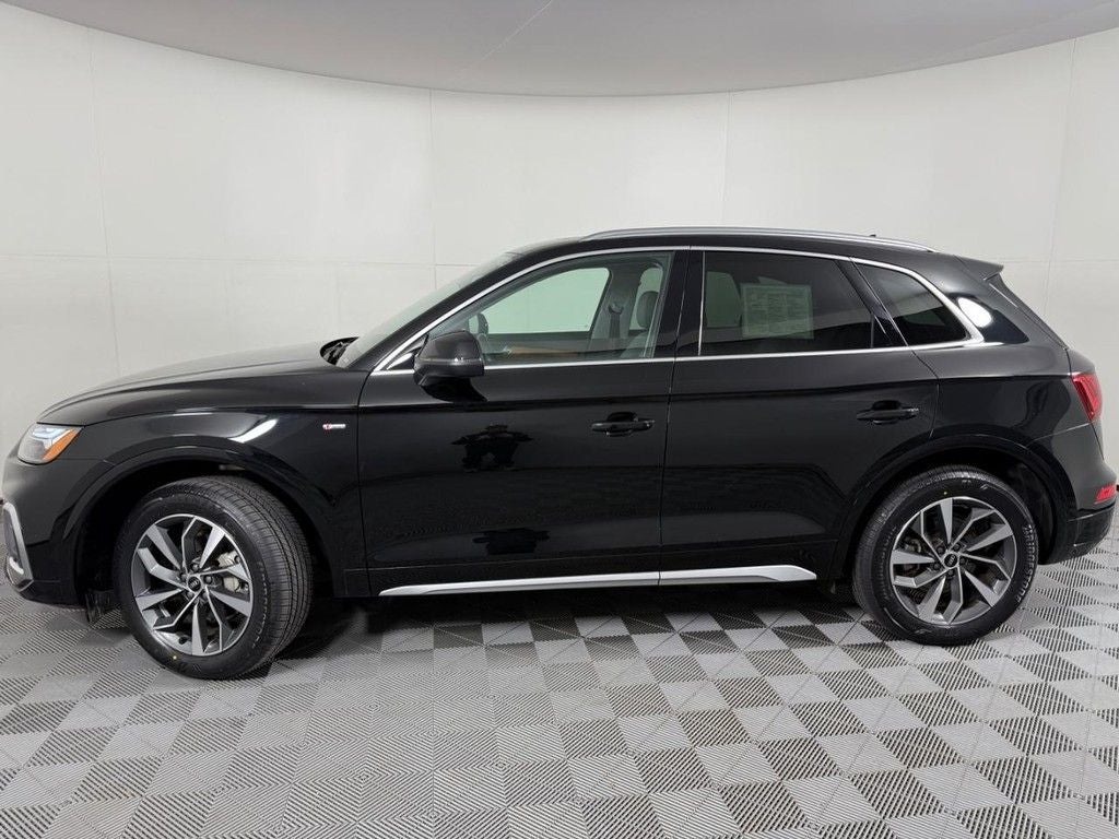 2023 Audi Q5 45 S line Premium quattro