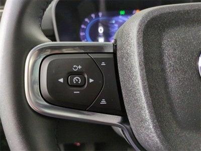 2023 Volvo XC40 B5 Plus Dark Theme