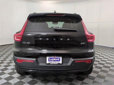 2023 Volvo XC40 B5 Plus Dark Theme