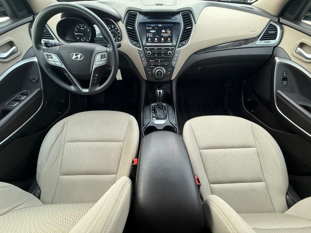 2017 Hyundai Santa Fe SE