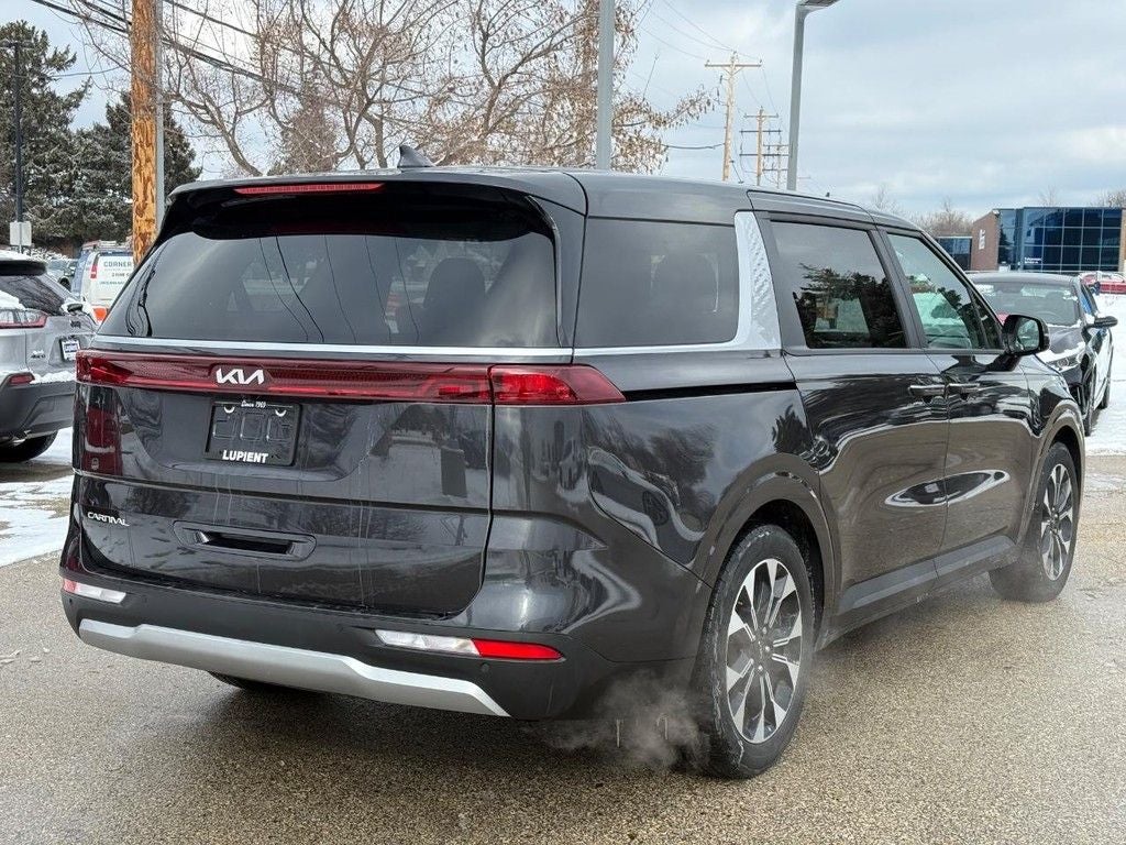 2024 Kia Carnival EX