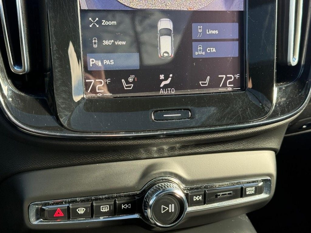 2020 Volvo XC40 R-Design