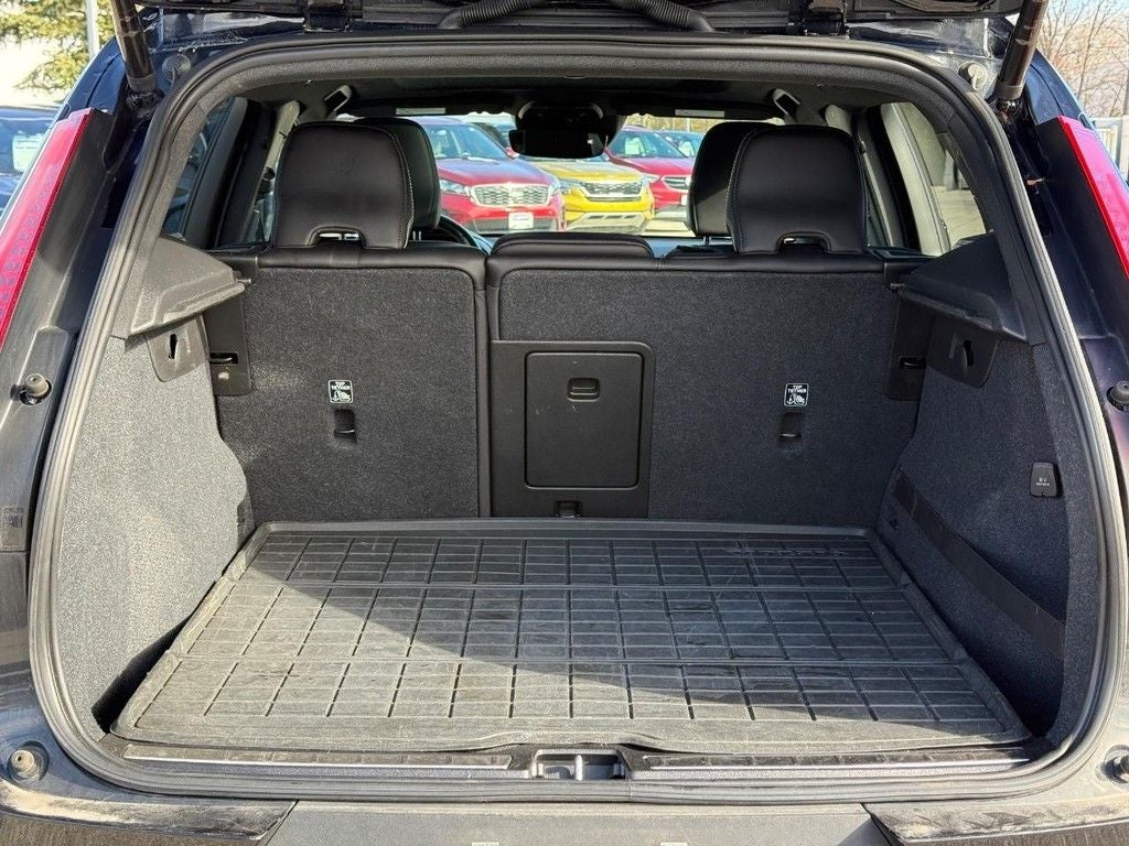 2020 Volvo XC40 R-Design