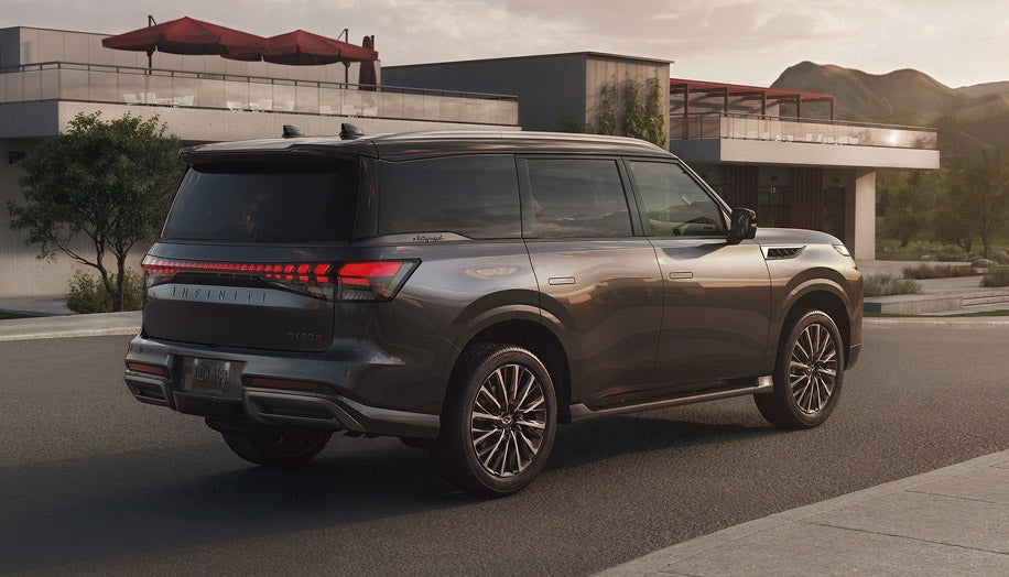 Lupient INFINITI Milwaukee in West Allis WI